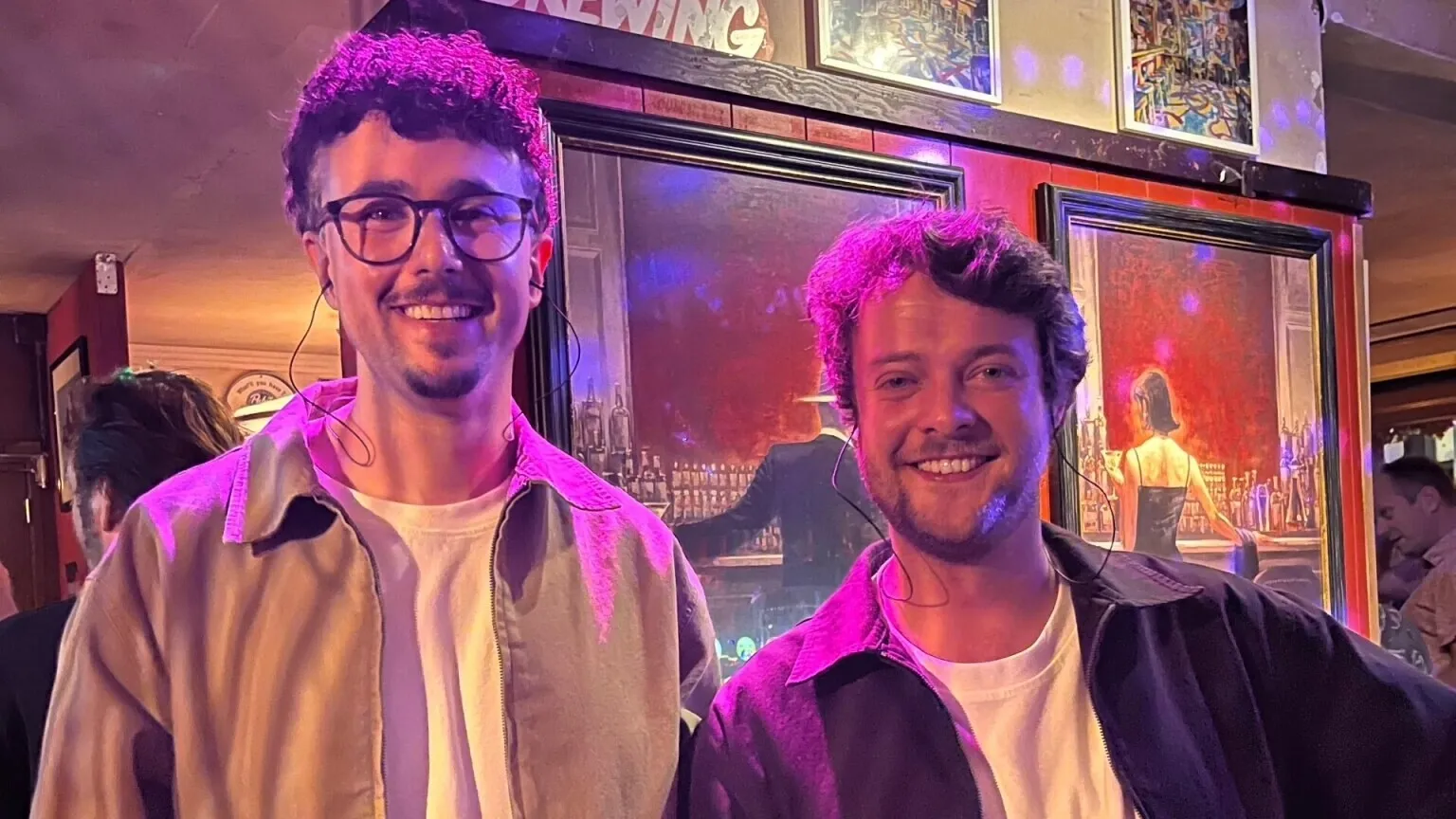 Simon en Nick, het zangduo dat optreedt tijdens het gala